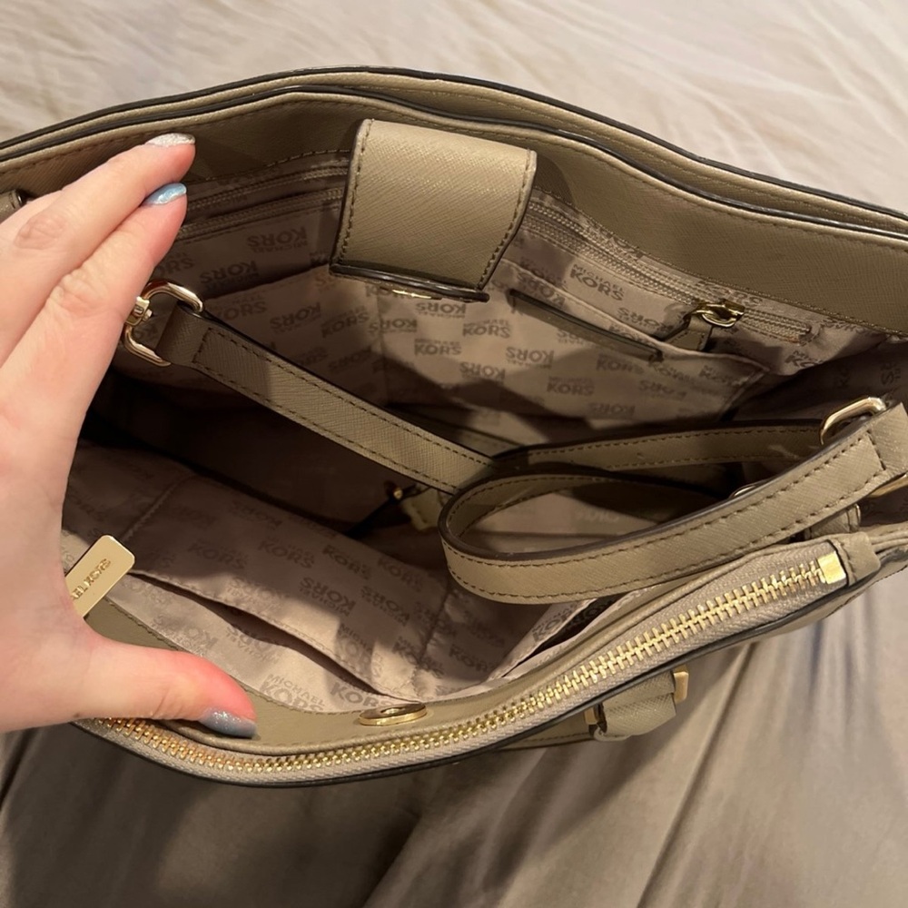 Michael Kors Tan Leather Tote Bag - Picture 6 of 10
